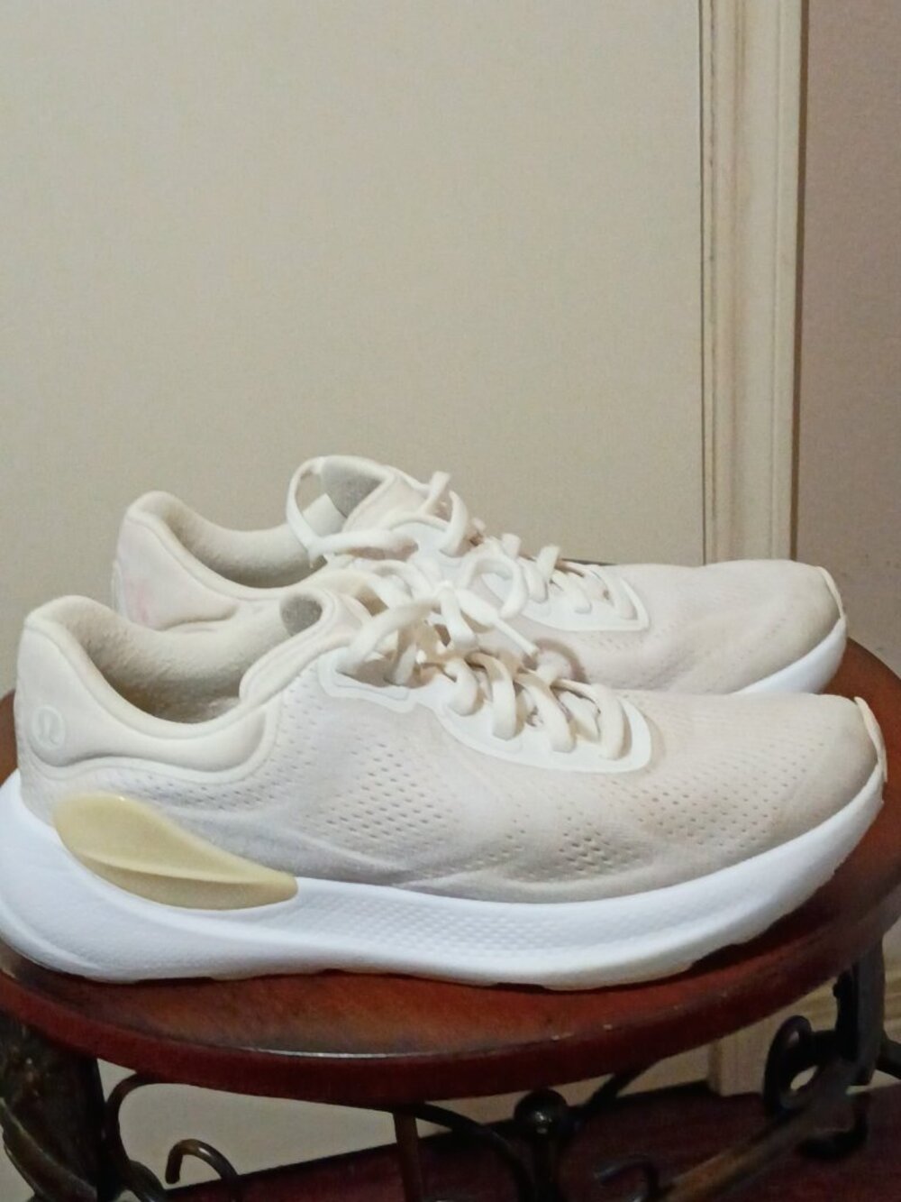 Lululemon Shoes Womens Size 8.5 White Beyondfeel Run Running Athletic Sneakers
